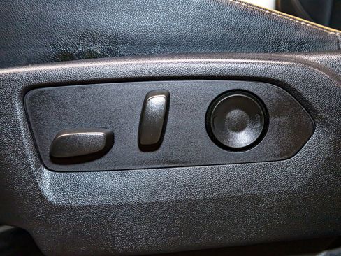 Used 2023 GMC Yukon XL AT4 image 20