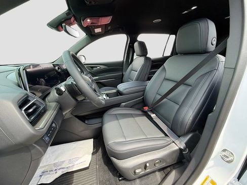 New 2026 Chevrolet Traverse LT w/ Driver Confidence Package AWD/4WD image 23