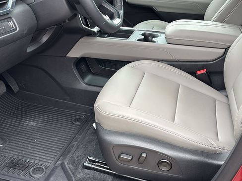 New 2025 GMC Acadia Elevation w/ Elevation Premium Package image 13