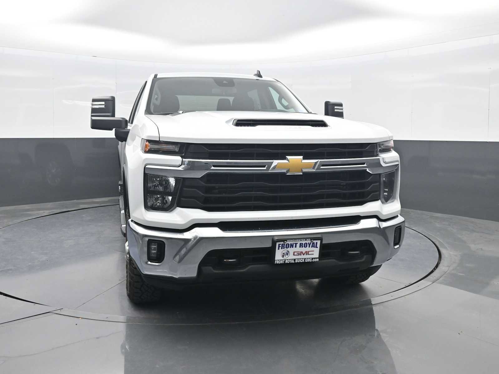 Used 2025 Chevrolet Silverado 2500 LT w/ Convenience Package AWD/4WD image 2