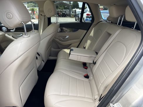 Used 2020 Mercedes-Benz GLC 300 w/ Parking Assistance Package image 10