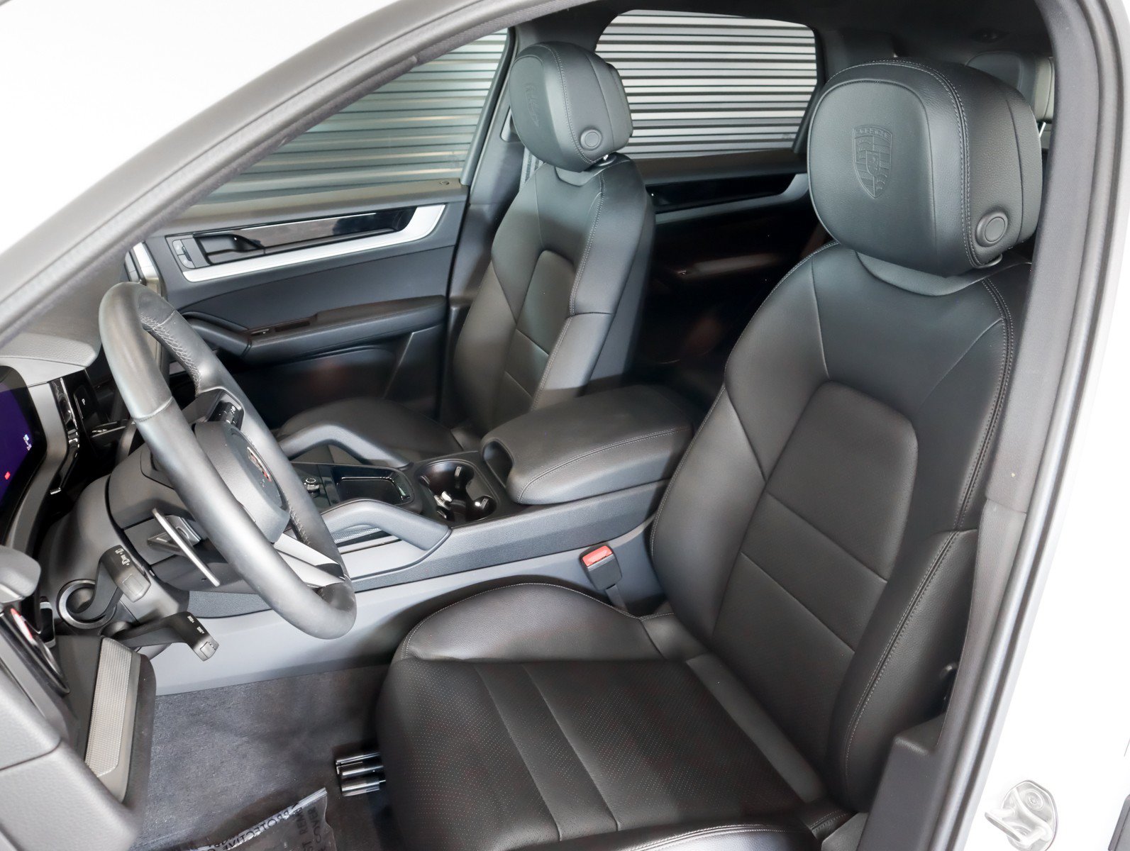 Used 2026 Porsche Cayenne AWD/4WD image 5