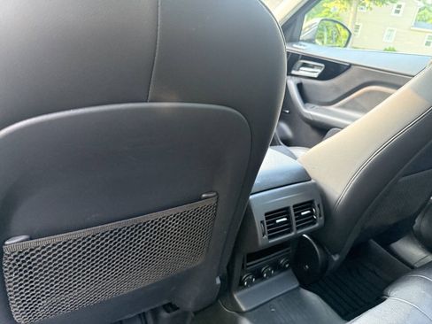 Used 2020 Jaguar F-PACE Prestige AWD/4WD image 24