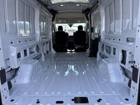 New 2026 Ford Transit 250 148 Medium Roof RWD image 19