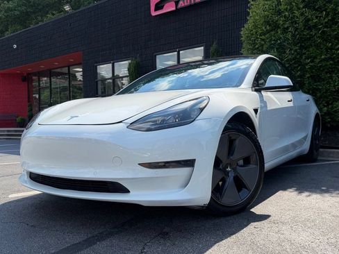 Used 2021 Tesla Model 3 Standard Range Plus RWD image 2