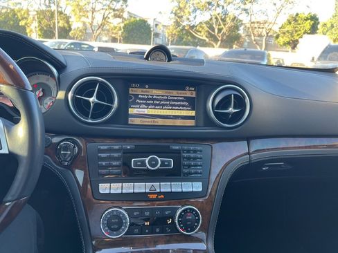 Used 2013 Mercedes-Benz SL 550 image 13