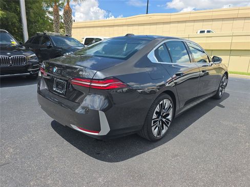 Used 2026 BMW 530i RWD image 2
