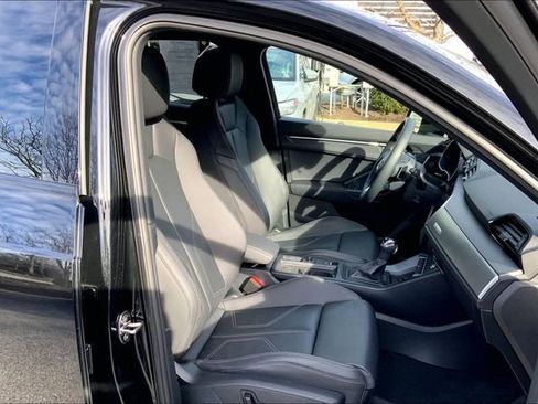 Certified 2025 Audi Q3 2.0T Premium w/ Convenience Package image 8