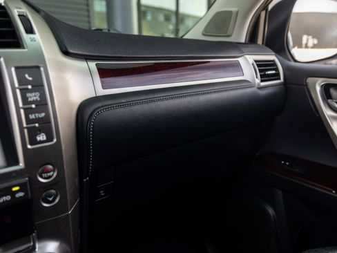 Used 2018 Lexus GX 460 image 27