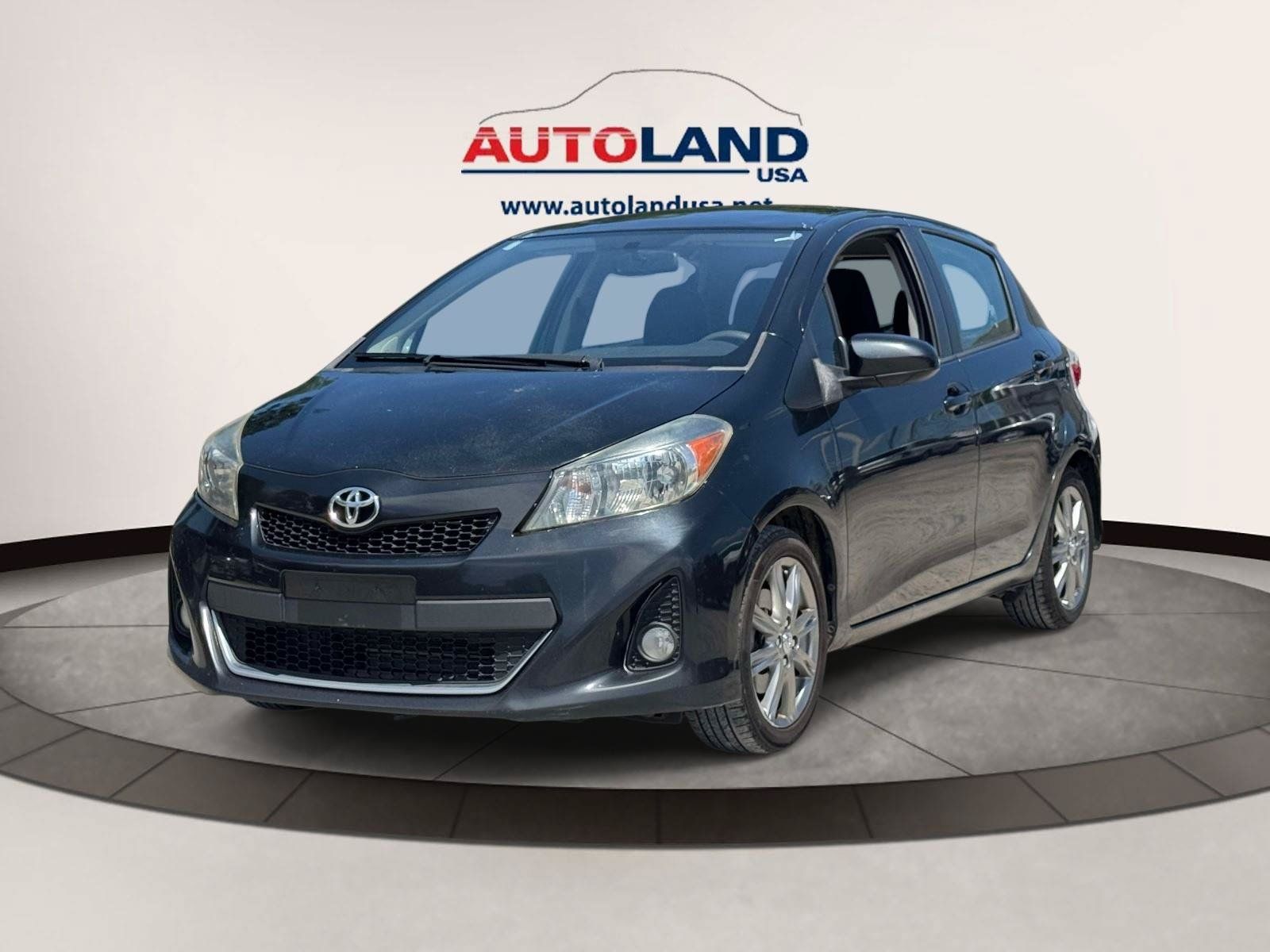 Used 2012 Toyota Yaris SE FWD image 1