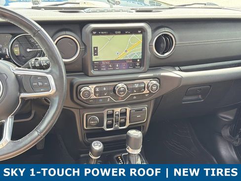 Used 2023 Jeep Wrangler Unlimited Sahara w/ Cold Weather Group AWD/4WD image 33