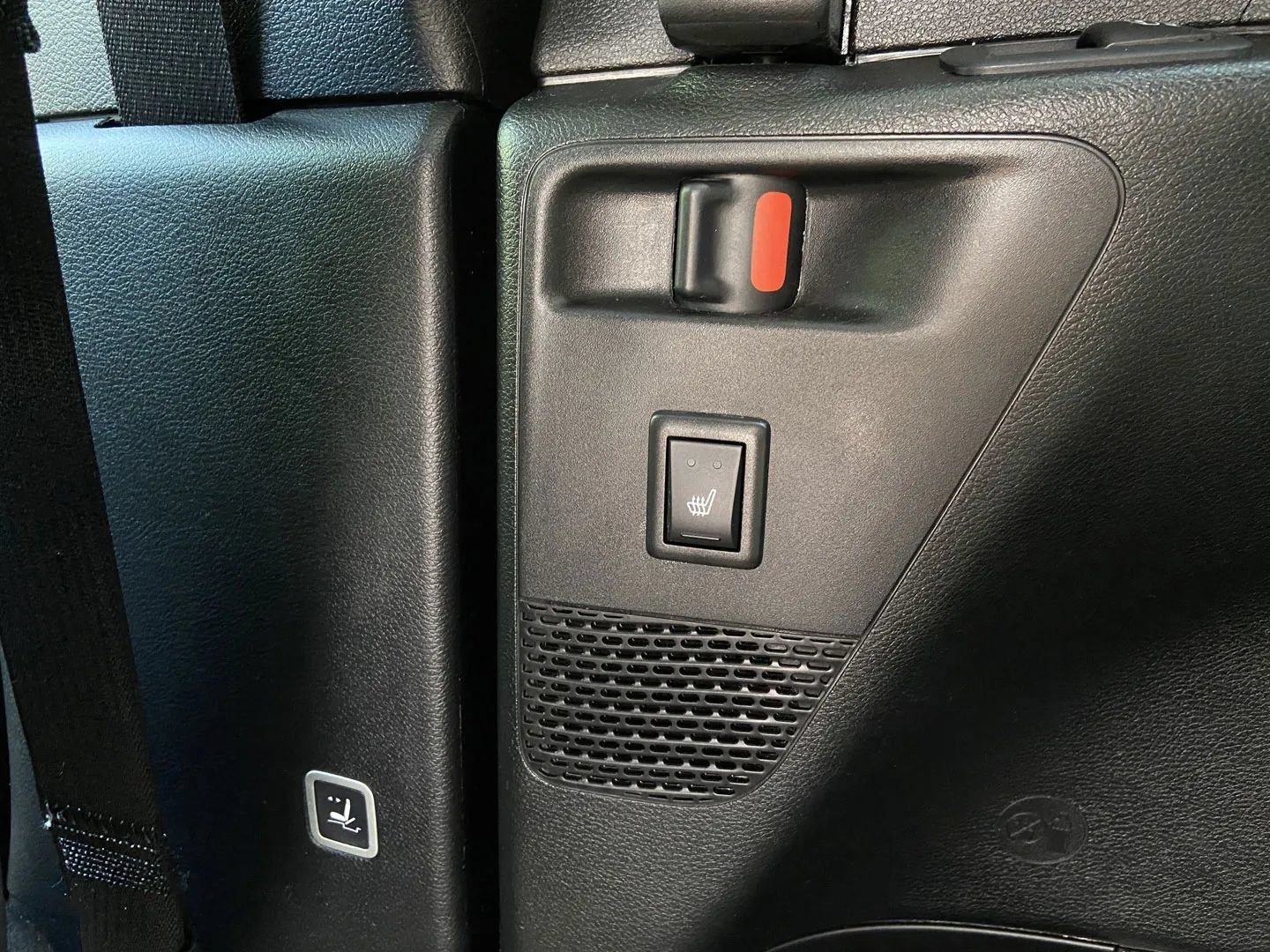 Used 2025 Chrysler Pacifica Limited FWD image 26