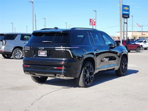New 2026 Chevrolet Traverse RS w/ LPO, Floor Liner Package image 7