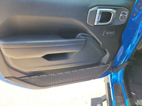 Used 2021 Jeep Wrangler Unlimited Sport AWD/4WD image 19