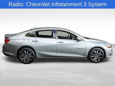 Used 2025 Chevrolet Malibu RS image 3