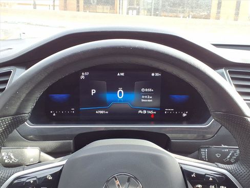 Used 2022 Volkswagen Tiguan SE R-Line image 14