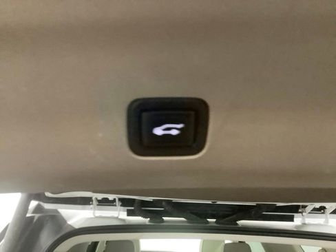 Used 2022 GMC Yukon XL Denali AWD/4WD image 24