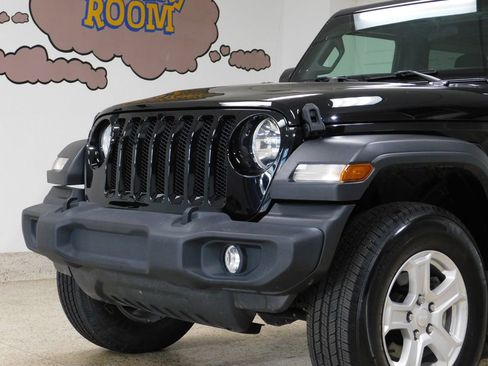 Used 2021 Jeep Wrangler Sport AWD/4WD image 16