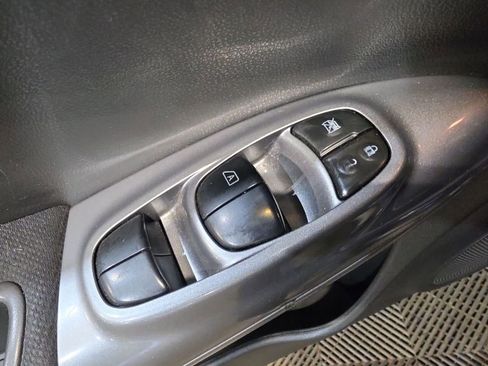 Used 2015 Nissan Juke S AWD/4WD image 15
