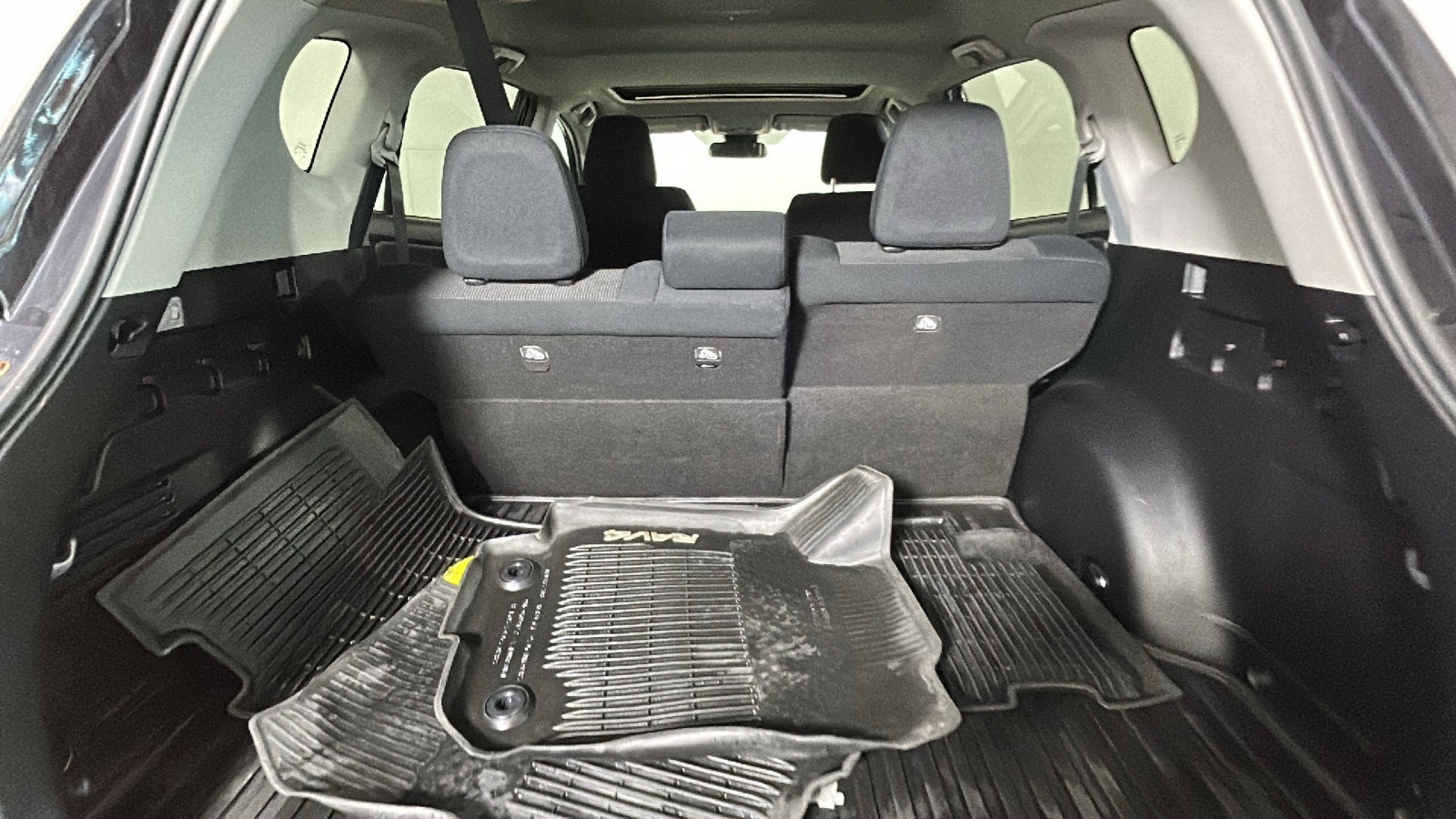 Used 2017 Toyota RAV4 XLE w/ All Weather Liner Package AWD/4WD image 31