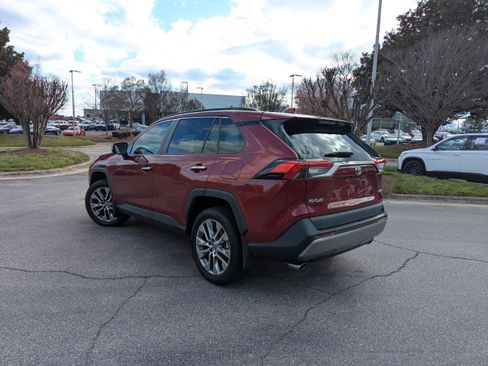 Used 2022 Toyota RAV4 Limited image 7