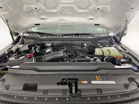 New 2026 Ford F250 XL w/ XL Chrome Package image 25