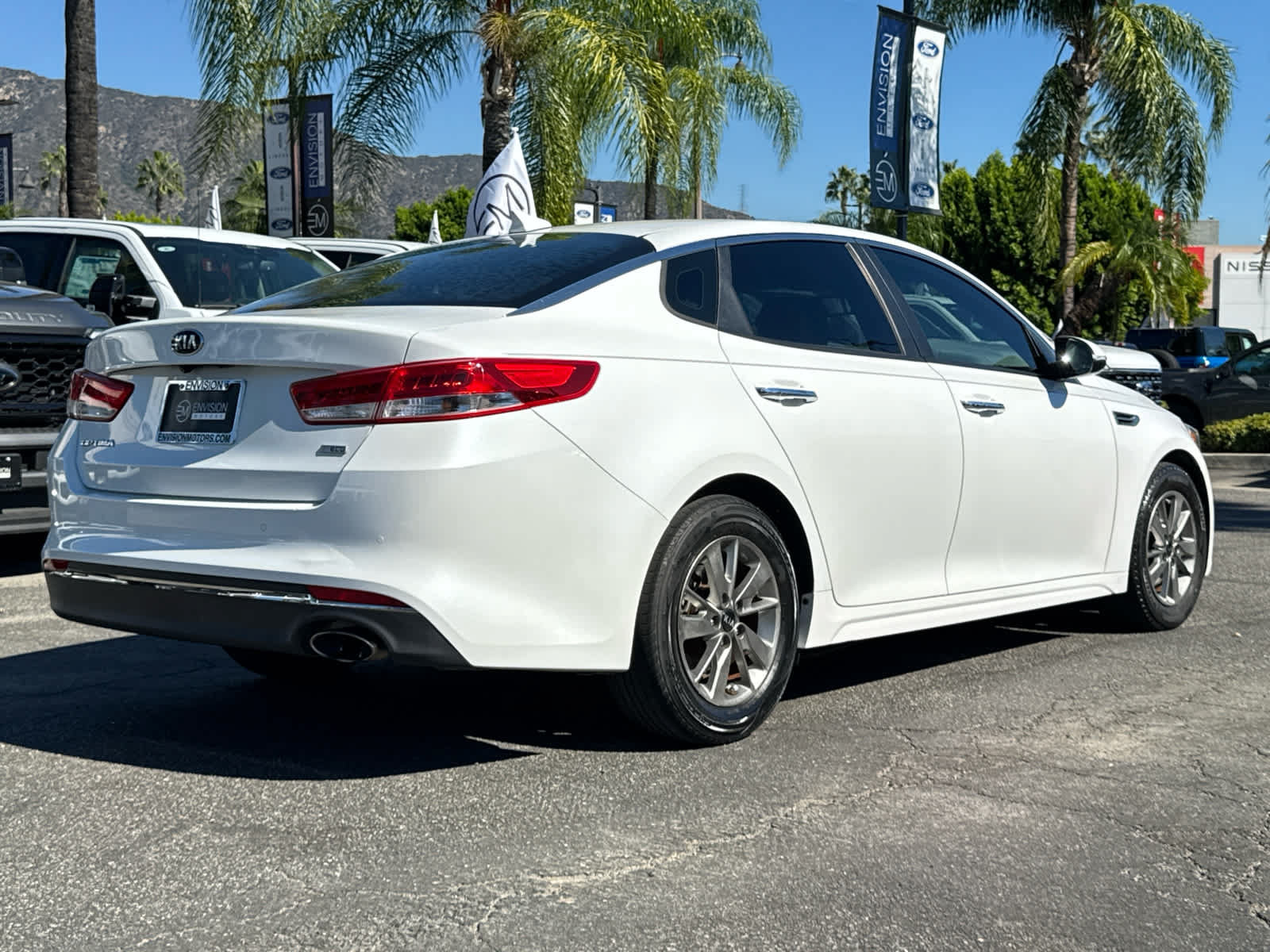 Used 2016 Kia Optima LX w/ Technology Package FWD image 9