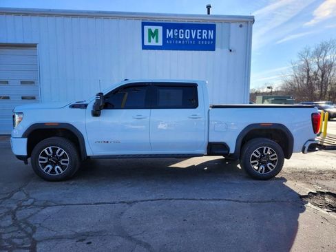 Used 2021 GMC Sierra 2500 AT4 w/ AT4 Premium Plus Package AWD/4WD image 2