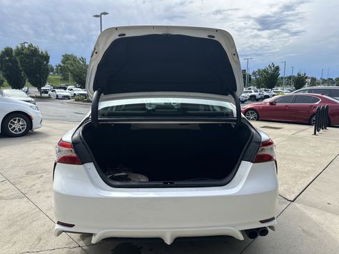 Used 2020 Toyota Camry SE FWD image 16