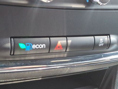Used 2014 Dodge Grand Caravan SXT FWD image 22