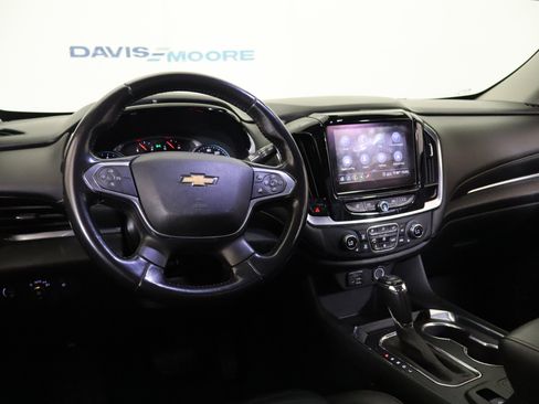 Used 2020 Chevrolet Traverse LT w/ LT Premium Package FWD image 15