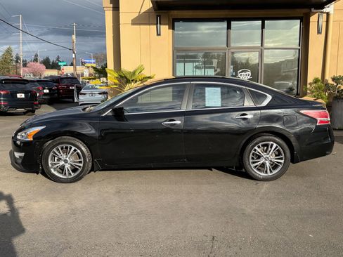 Used 2015 Nissan Altima 2.5 S w/ Power Driver Seat Package FWD image 6