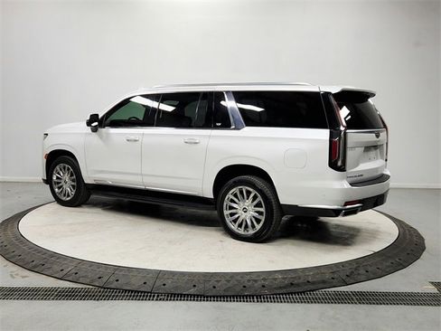 Used 2021 Cadillac Escalade ESV Premium Luxury w/ Performance Package image 5