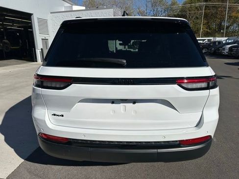 Certified 2025 Jeep Grand Cherokee Altitude image 5