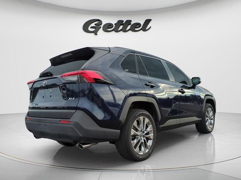 Used 2022 Toyota RAV4 XLE Premium FWD image 5