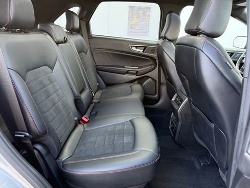 Used 2022 Ford Edge ST-Line image 24