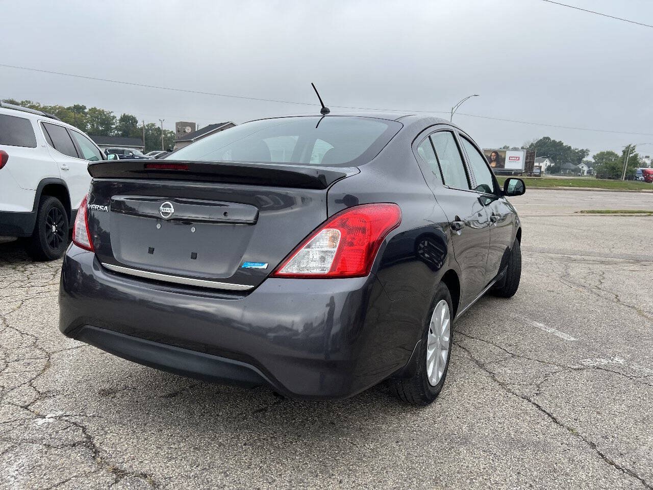 Used 2015 Nissan Versa S Plus FWD image 5