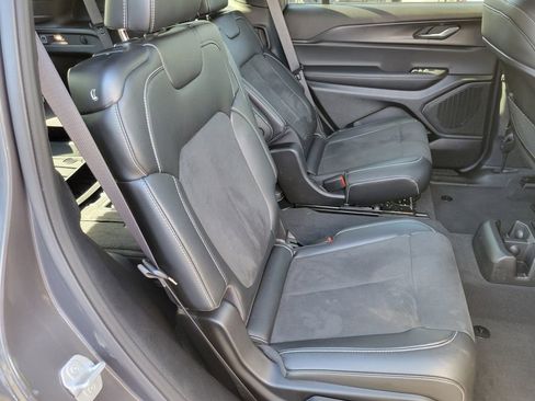 Used 2024 Jeep Grand Cherokee L Altitude image 20