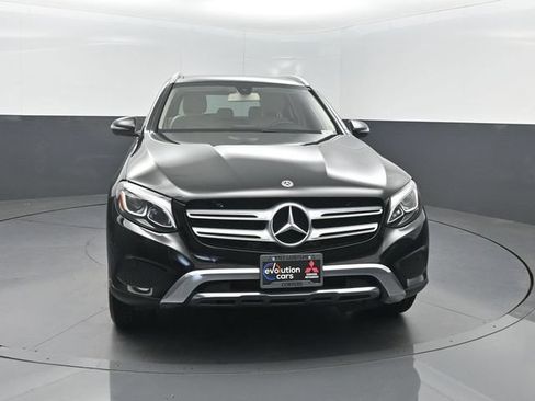 Used 2019 Mercedes-Benz GLC 300 4MATIC w/ Premium Package image 31