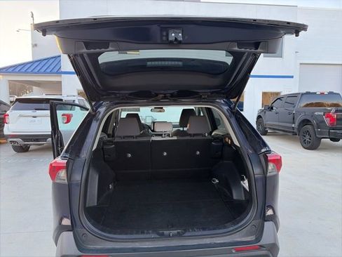 Used 2019 Toyota RAV4 XLE image 28