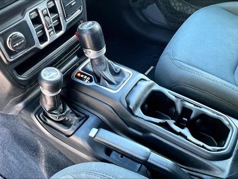 Used 2018 Jeep Wrangler Unlimited Sport S AWD/4WD image 14