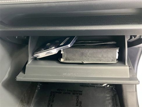 Used 2023 Toyota RAV4 XLE Premium image 30