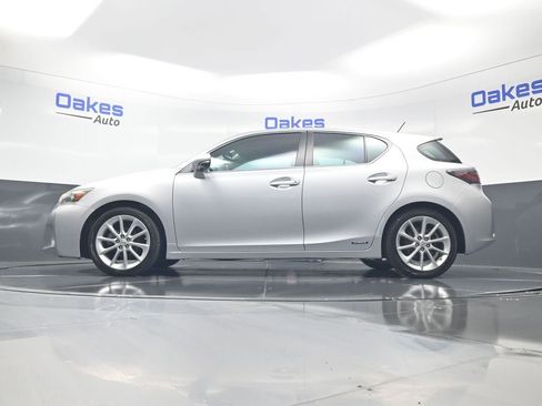 Used 2013 Lexus CT 200h w/ Premium Pkg w/Navigation FWD image 41
