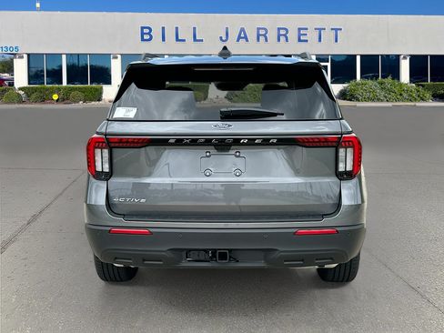 New 2026 Ford Explorer Active RWD image 5