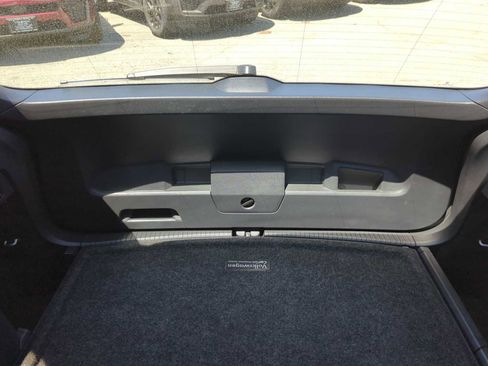 Used 2023 Volkswagen Tiguan SE AWD/4WD image 33