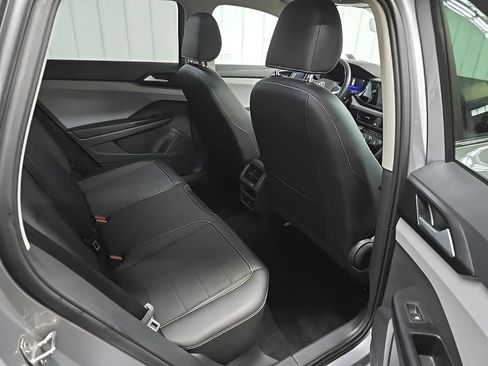 Used 2023 Volkswagen Taos SE w/ Panoramic Sunroof Package AWD/4WD image 18