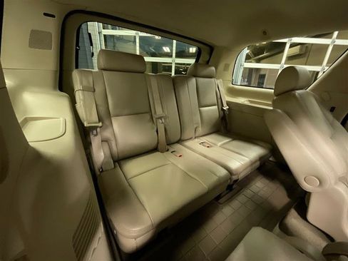 Used 2007 Cadillac Escalade AWD w/ Information Package image 26
