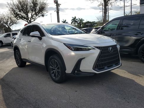 Used 2025 Lexus NX 250 FWD w/ Towing Package (2000 Lbs) image 28