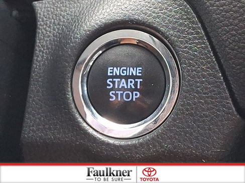Certified 2021 Toyota RAV4 XLE AWD/4WD image 22