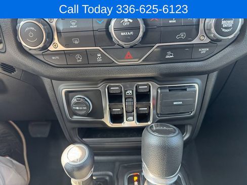 New 2025 Jeep Gladiator Sport AWD/4WD image 27